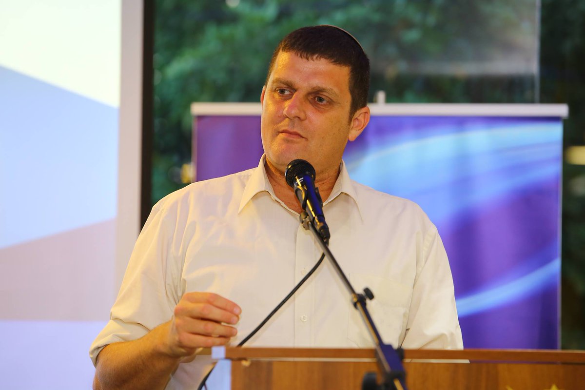 ח"כ עמית הלוי, הליכוד: "אני לא יודע עד היום על מה בני גנץ נלחם. הוא רוצה ש 15 אנשים ידונו בחוקי יסוד? מה סמכותם? אני מקווה ששופטי העליון לא ידרדרו אותנו. אנחנו נמצאים על סף תהום"
bit.ly/3r8zefv | @SHARONKIDON