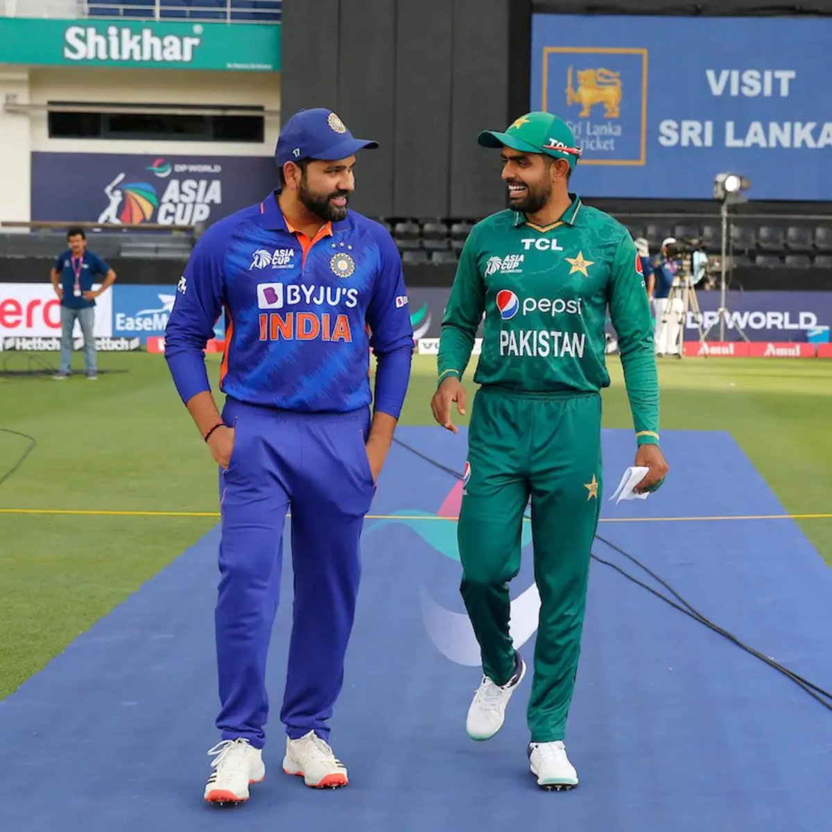 AeEmall's tweet photo. Who will win today's match?
PakvsIndia
.
.
.
#emallae #marketplace #INDvsPAK #AsiaCup2023 https://t.co/57W003jt4e