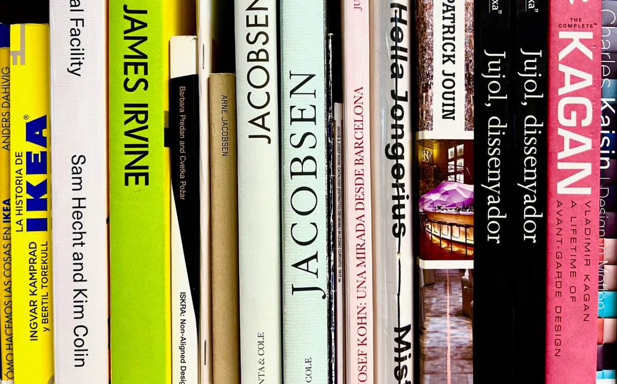 dissenydoc's tweet photo. 📚Directament dels nostres #prestatges, alguns #llibresdedisseny de dissenyadors de producte
#estantes #bookshelves #librosdediseño #designbooks #dissenyindustrial #diseñoindustrial #productdesign https://t.co/ZDv9zBsw7q
