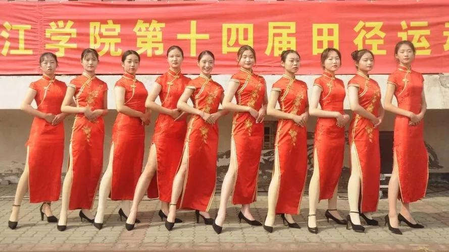 Redcheongsam's tweet photo. #分享红旗袍美照 https://t.co/nO7k2RkhC4