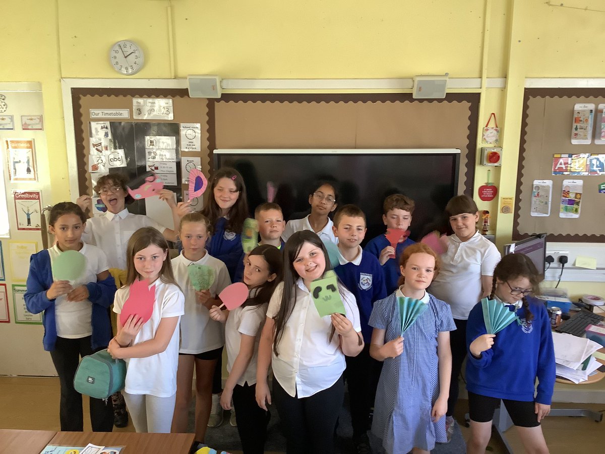 mrsmitchell_l's tweet photo. Our Friday STEM challenge was design and make a fan to keep us cool. The fans then came in very handy for PE with @bantmranderson The finished results look super #bantSTEM #banttech https://t.co/oiZ2cW4BuA