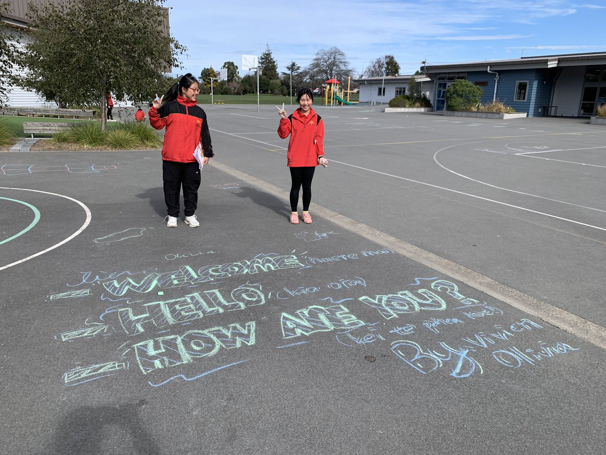 OtumatuaHS's tweet photo. Creating some amazing chalk art to mark the first day of Te Wiki o te Reo Māori! https://t.co/QRMth58VcF