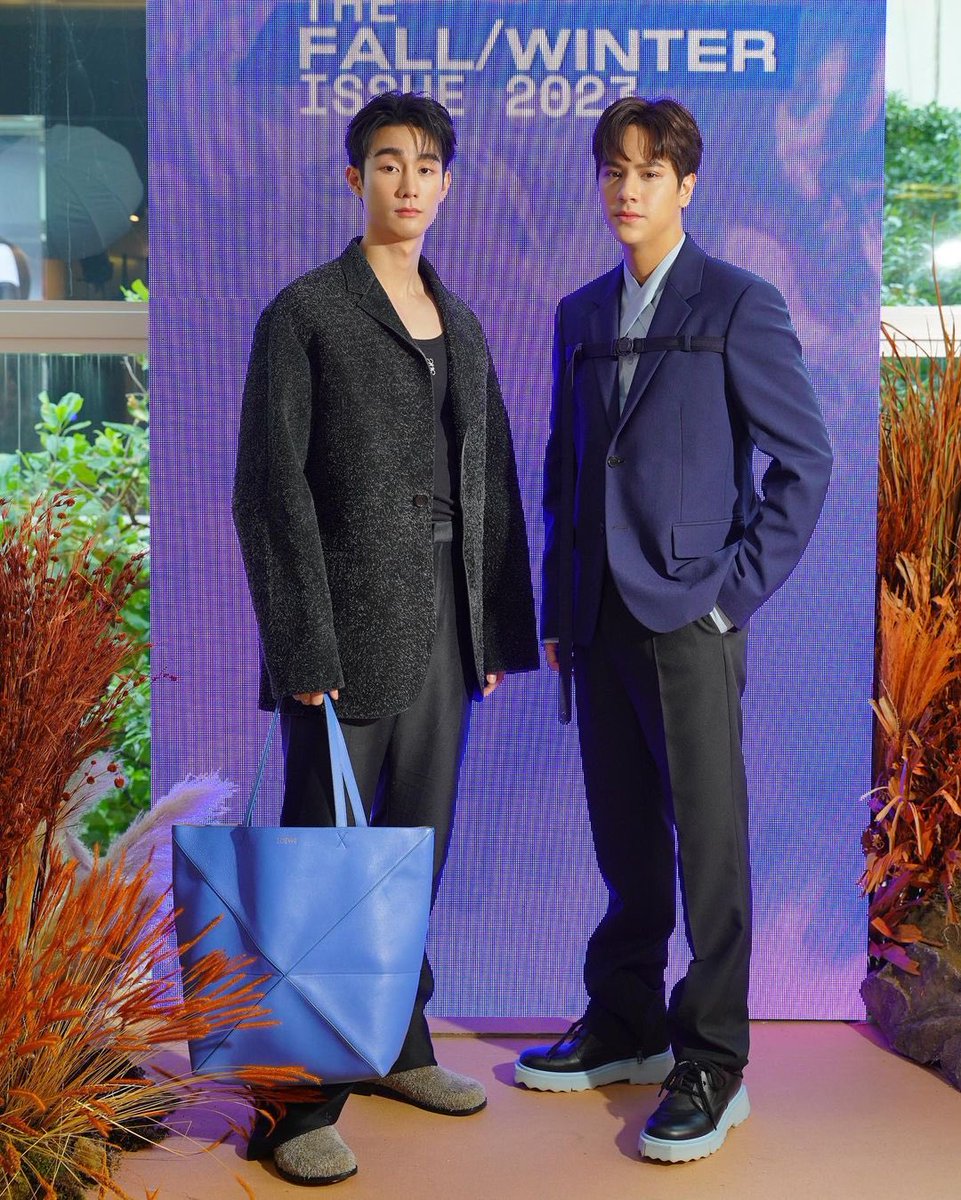 forceofficial_'s tweet photo. 𓈃 11.09.66
IG Post: fforce_
✉️: 🦊🔥
🏷: https://t.co/PsKpCBKUkD
FORCE X EMFASHIONICON
#fforce_ @fforcejs
#EMFASHIONICON
#TheFallWinterIssue2023 https://t.co/iIEdGdHX29