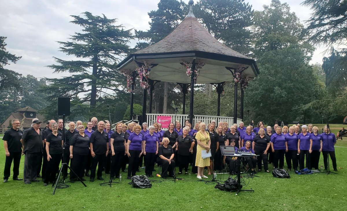 A fab time performing at the Droitwich Lido Picnic in the Park yesterday!💜

#droitwich #droitwichspa #isingchoirs #picnicinthepark