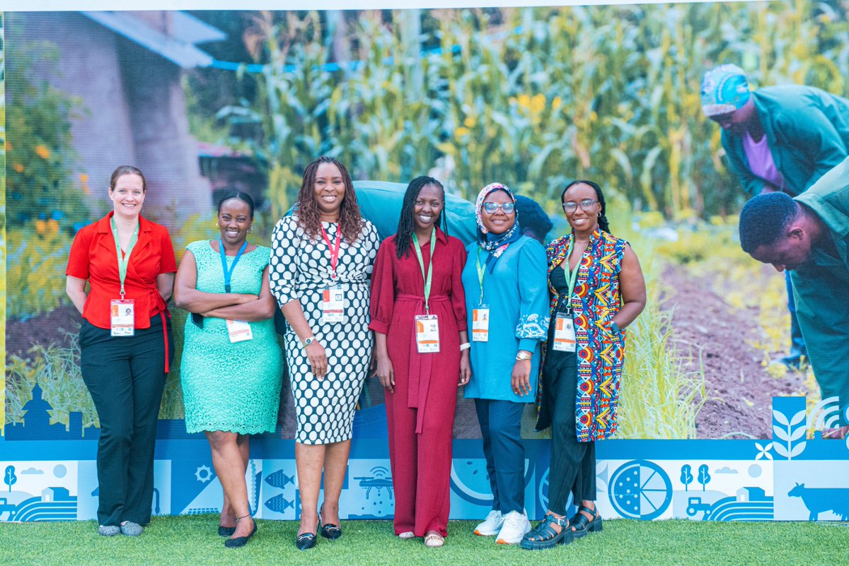 kenyaafex's tweet photo. Kicking week off the week with radiant smiles that set the tone for success!  

Let these pictures from AGRF last week remind us of the happiness that comes from seizing opportunities and working together to transform Africa’s food systems. 

Your week should go as splendid as these moments!