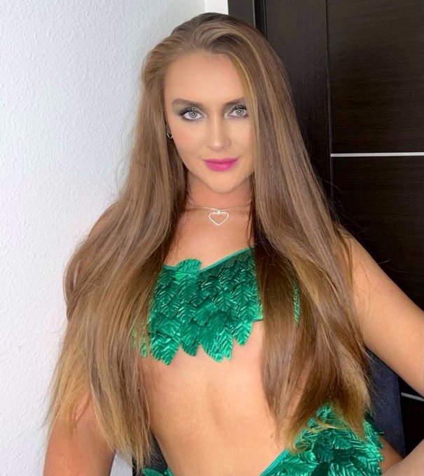Can&rsquo;t wait for Halloween next month 🥰 https://t.co/nR7ERdPEwp