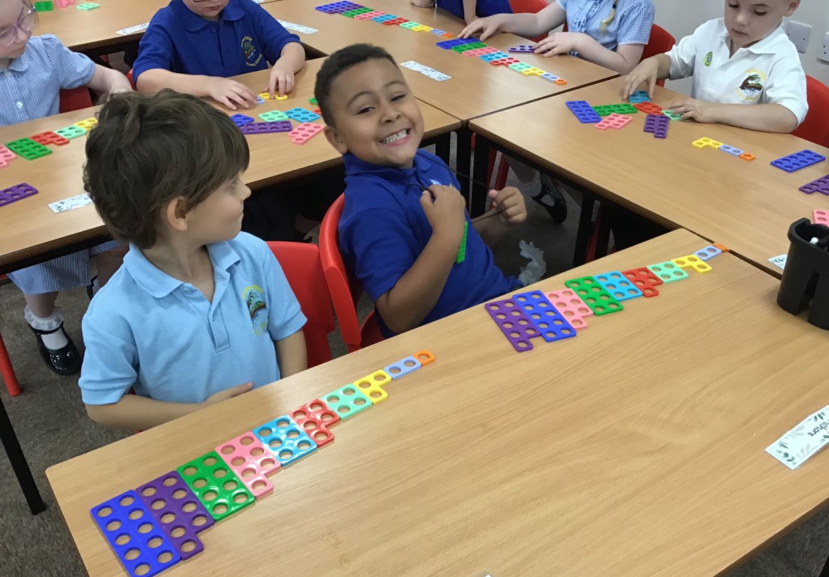 HolmeValleySch's tweet image. Y1  - Maths

Number recognition and ordering using numicon 

#NumberConnections #PracticalResources #Numbers #MathsIsFun