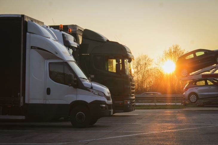 PSEporAlava's tweet image. ✔️#DFÁlava abre el 18 de septiembre el plazo de solicitud de ayudas para el sector del transporte.

Van dirigidas a autónomos y empresas que no se benefician de la devolución parcial del Impuesto sobre Hidrocarburos del gasóleo profesional.

➕ℹ️... n9.cl/x43e6