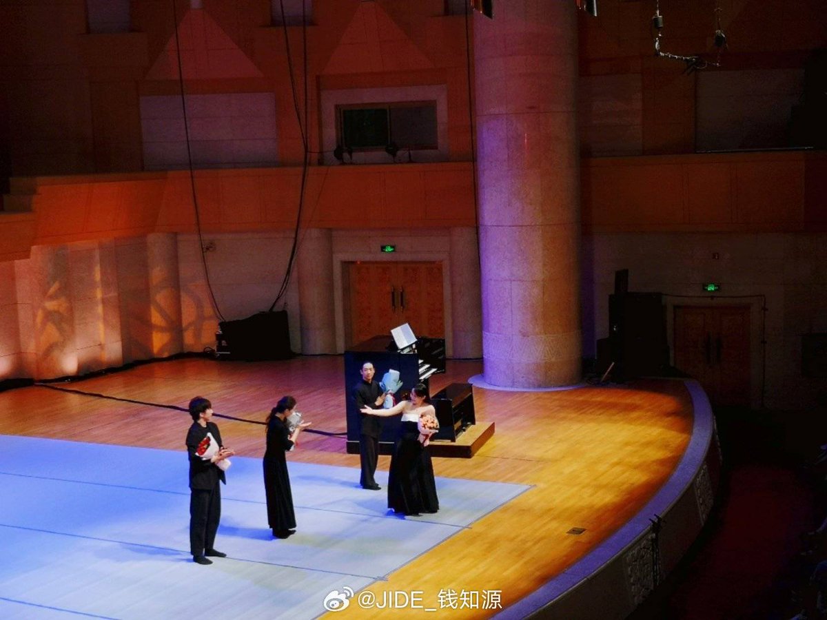 JIDE911's tweet photo. 沈媛管风琴x王亚彬舞蹈 音乐会 https://t.co/nlwsCT5V26