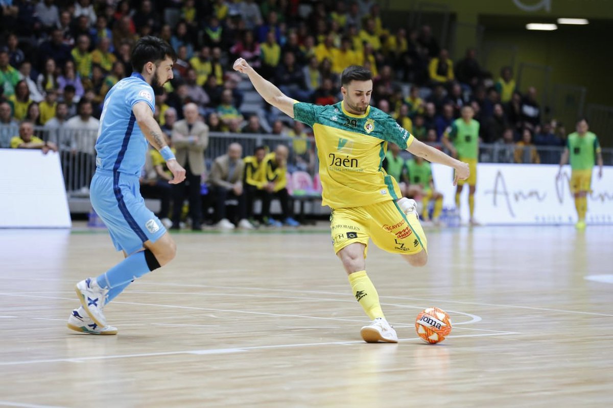 JaenEnJuego.com (@jaenenjuego) on Twitter photo 🚨CÉSAR EN FUTSALMANÍA ‼
<a href="/Cesillas10/">César Velasco</a> será el invitado de hoy en Futsalmanía para analizar la actualidad del <a href="/JaenFS/">Jaén Paraíso Interior FS</a> junto a <a href="/GustavoLopezMu6/">Gustavo Lopez Muriel</a> y <a href="/juanfranochand1/">Juan fran</a> . Se viene programón esta tarde...
A las 16:00 horas, aquí: youtube.com/live/b4Zx_euH4… 🚨CÉSAR EN FUTSALMANÍA ‼
<a href="/Cesillas10/">César Velasco</a> será el invitado de hoy en Futsalmanía para analizar la actualidad del <a href="/JaenFS/">Jaén Paraíso Interior FS</a> junto a <a href="/GustavoLopezMu6/">Gustavo Lopez Muriel</a> y <a href="/juanfranochand1/">Juan fran</a> . Se viene programón esta tarde...
A las 16:00 horas, aquí: youtube.com/live/b4Zx_euH4…