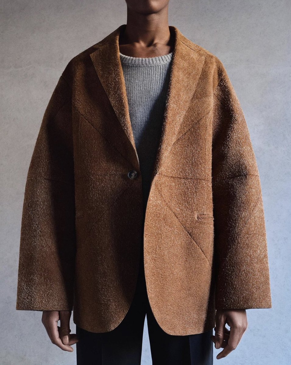 StreetFashion01's tweet photo. Loewe “Puzzle Jacket” (2023) https://t.co/gAJoc9lbZy