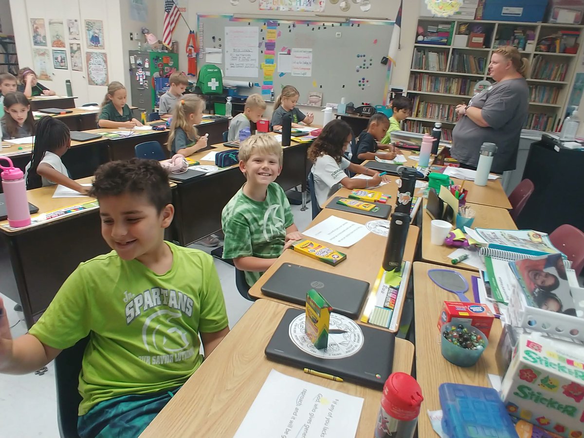 OurSaviorFLsch's tweet image. 3rd grade is learning how to make good choices with Miss Kristen. Using Choice Wheels and coloring James 1:5. #osls #livelove #golivelove