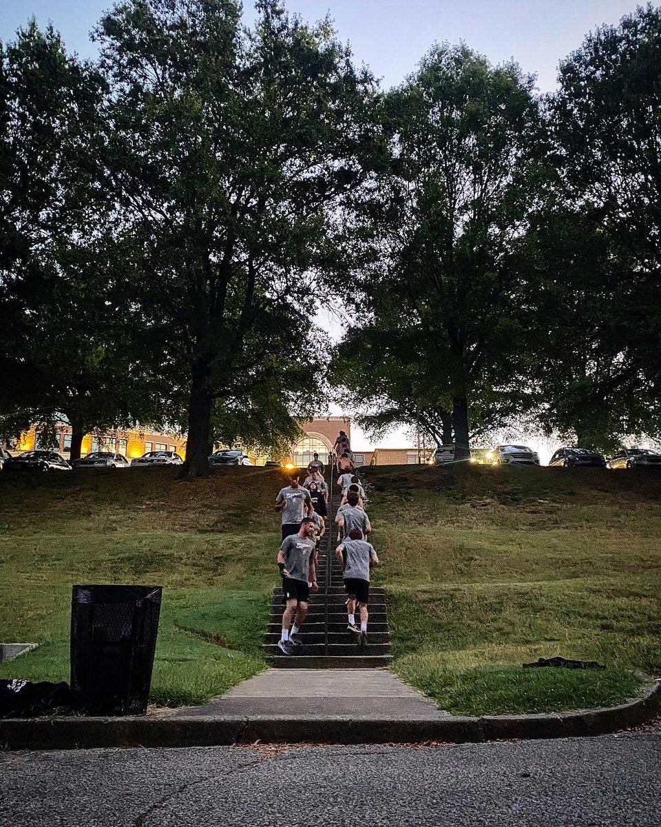 BellarmineLax's tweet photo. Never Forget.
9/11/2001 🇺🇸 https://t.co/REBtyb3tJr
