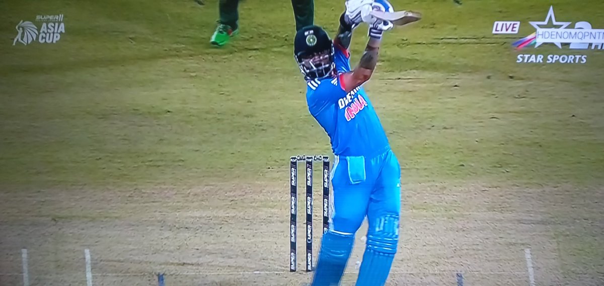 paresh_kbps's tweet photo. #INDvPAK
Take a bow King...
Excellent inning keep going KING https://t.co/s5w6NPo9Qj