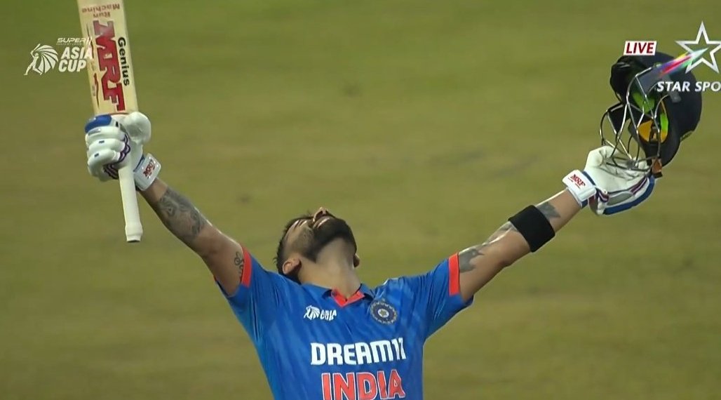ImTanujSingh's tweet photo. Virat Kohli in last 11 innings against Pakistan:

107(126), 81*(68), 5(9), 49(51), 57(49), 35(34), 77(75), 4(7), 60(44), 82*(53), 122*(94). 

- The Ruling King, The GOAT. https://t.co/9kcPuxOg3p