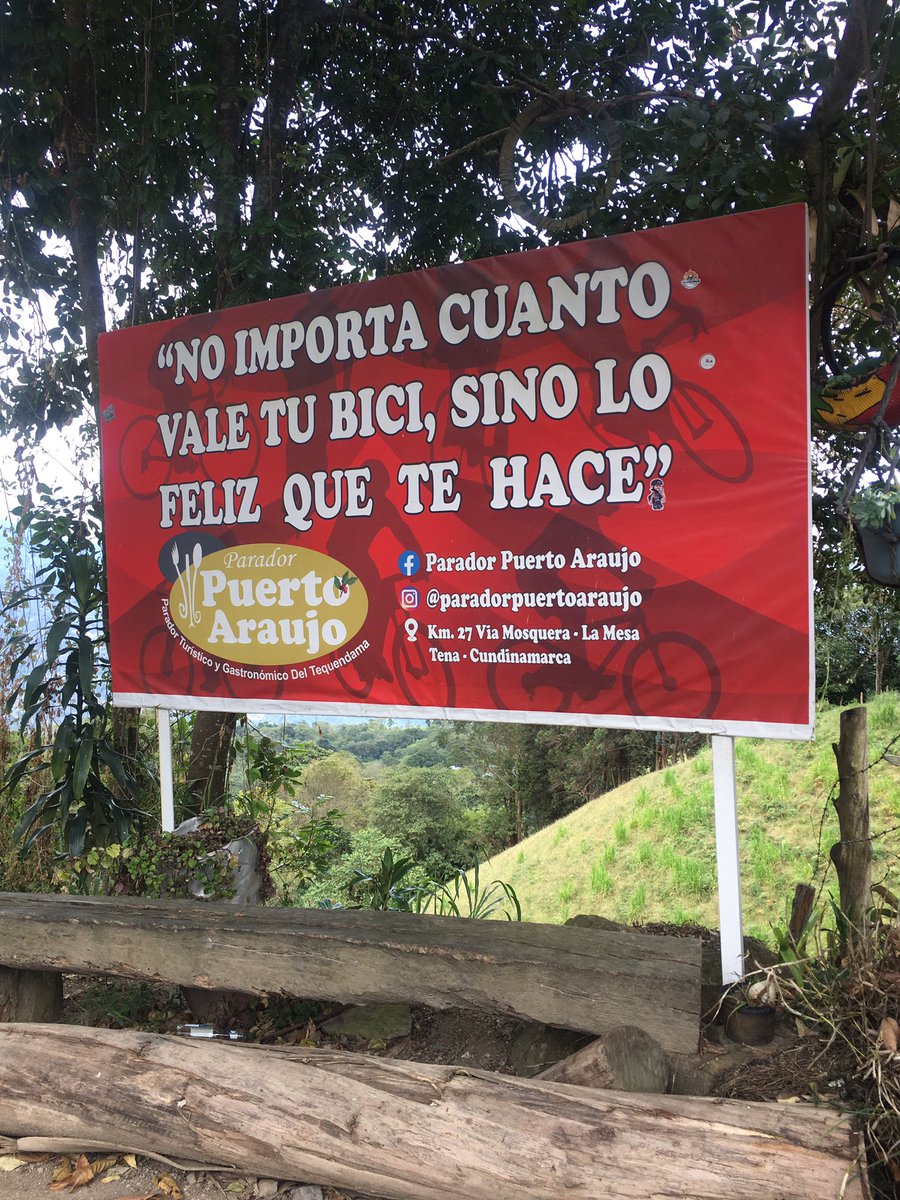 Sinfonia_Pedal's tweet image. “No importa cuánto vale tu bici, sino lo feliz que te hace”, valla en el parador Puerto Araujo.

¡Feliz semana!