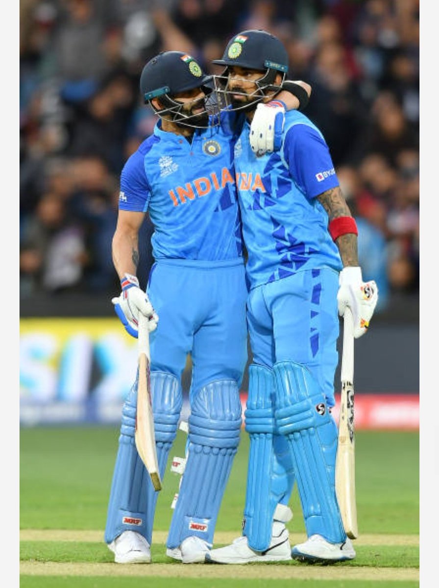 im_chetxn's tweet photo. Dhaga khol diya 💪🏻👑
#IndiaVsPakistan 
#ViratKohli #KLRahul https://t.co/EndWToLkWG