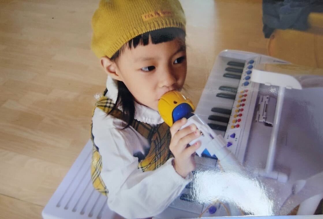 ILLIT_twt's tweet photo. 안녕하세여 윤아예요 🐆 😘
갑분 과사 공개 타임!!!
자, 저도 공개했으니 이제 여러분들도 시원하게 올려주세요! https://t.co/hOd7BaUaxC