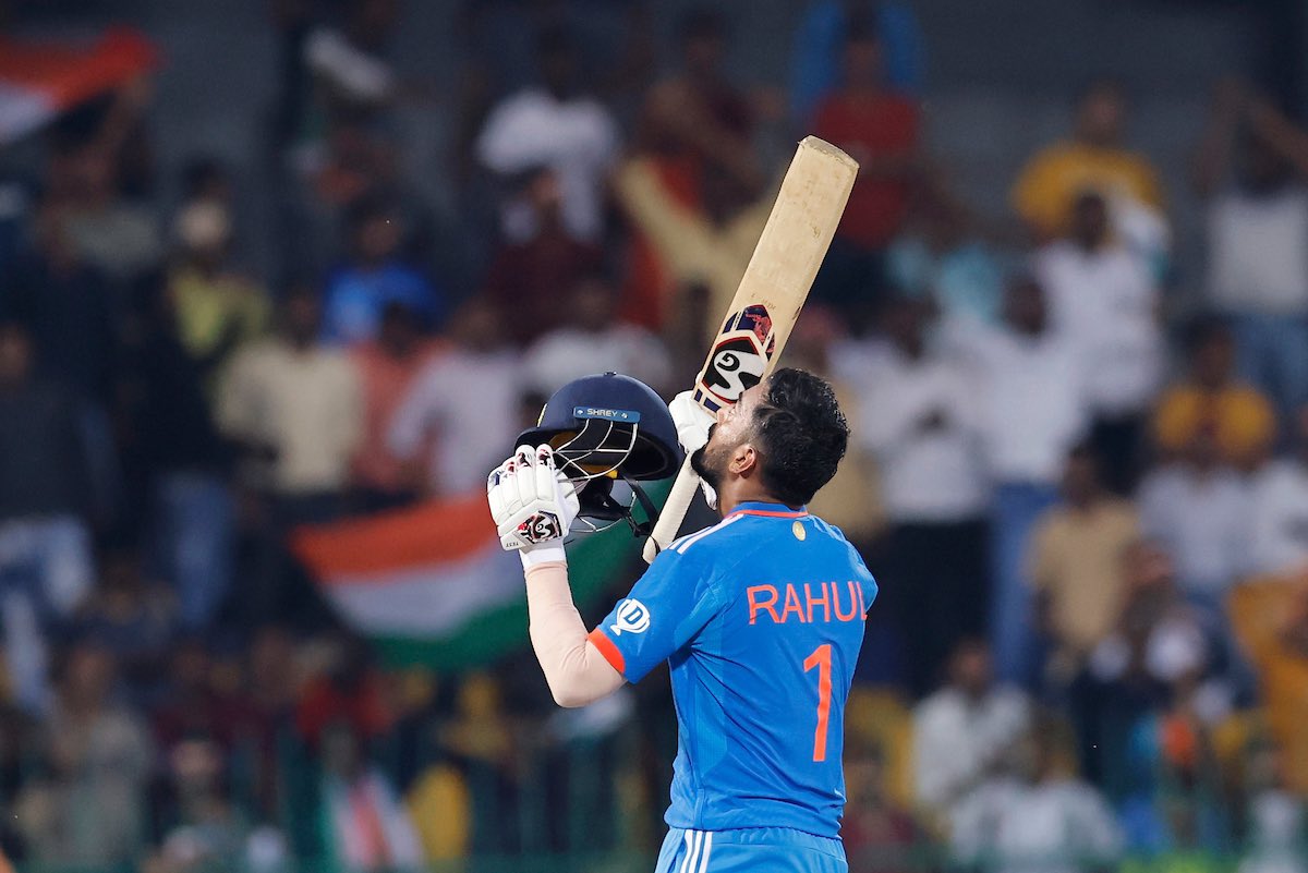 BalaGaneshGoud_'s tweet photo. Confidence, conviction and absolute clarity! 

What a way to announce his return! 🤌

#KLRahul #AsiaCup #INDvPAK https://t.co/0w3dgl54th