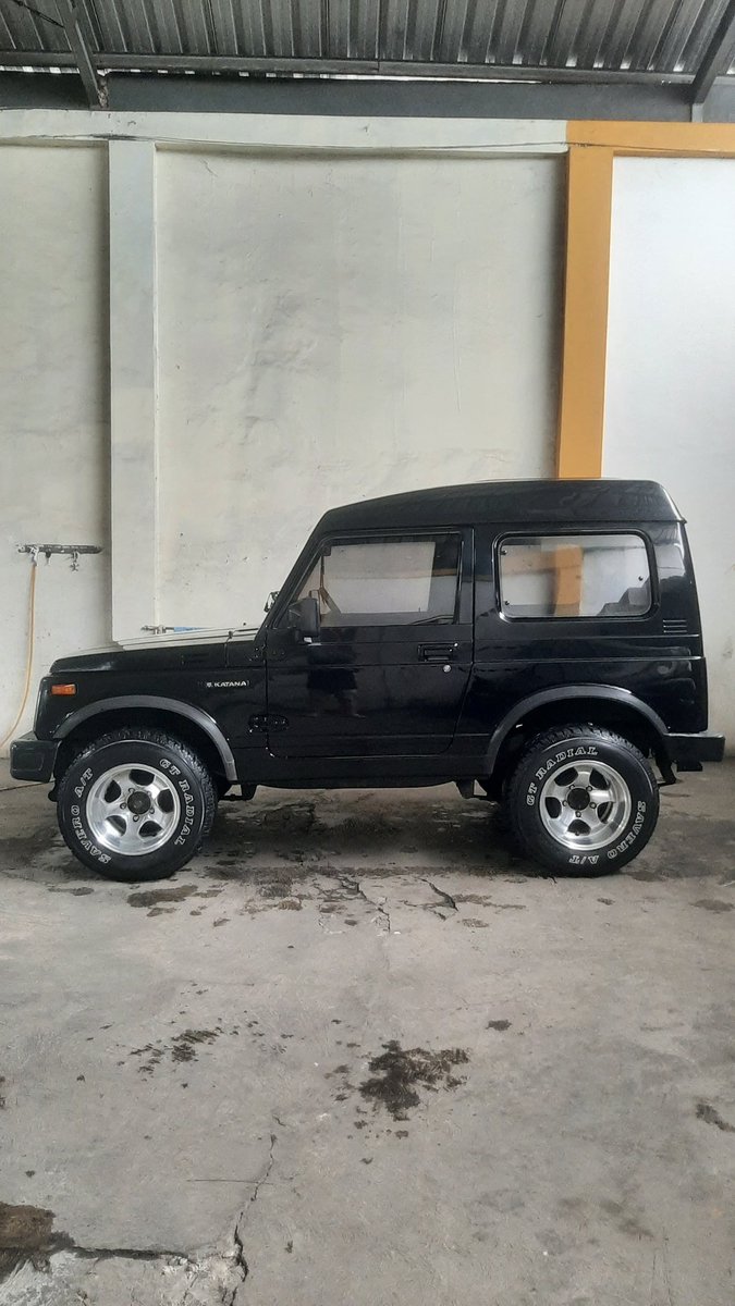 Jetbay_'s tweet photo. FOR SALE 

Suzuki Katana DX 1994
Mesin aman ready jarak jauh. Tidak ngobos. Pagi msh berembun.
Bodi oversped, rapi, no karat.
Pengapian std pake TCI dr Om Sumino Surabaya, supaya pengapian stabil dan maksimal.
Radiator baru ganti 2021 merk Trivindo. https://t.co/vE24uLtqpQ