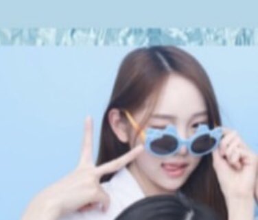 think__yu's tweet image. 제보 받은 영서 사진ᐟ.ᐟ
오늘 졸업사진 찍고 친구들이랑 놀았대🥹

#ILLIT #아일릿 #영서 #YOUNGSEO