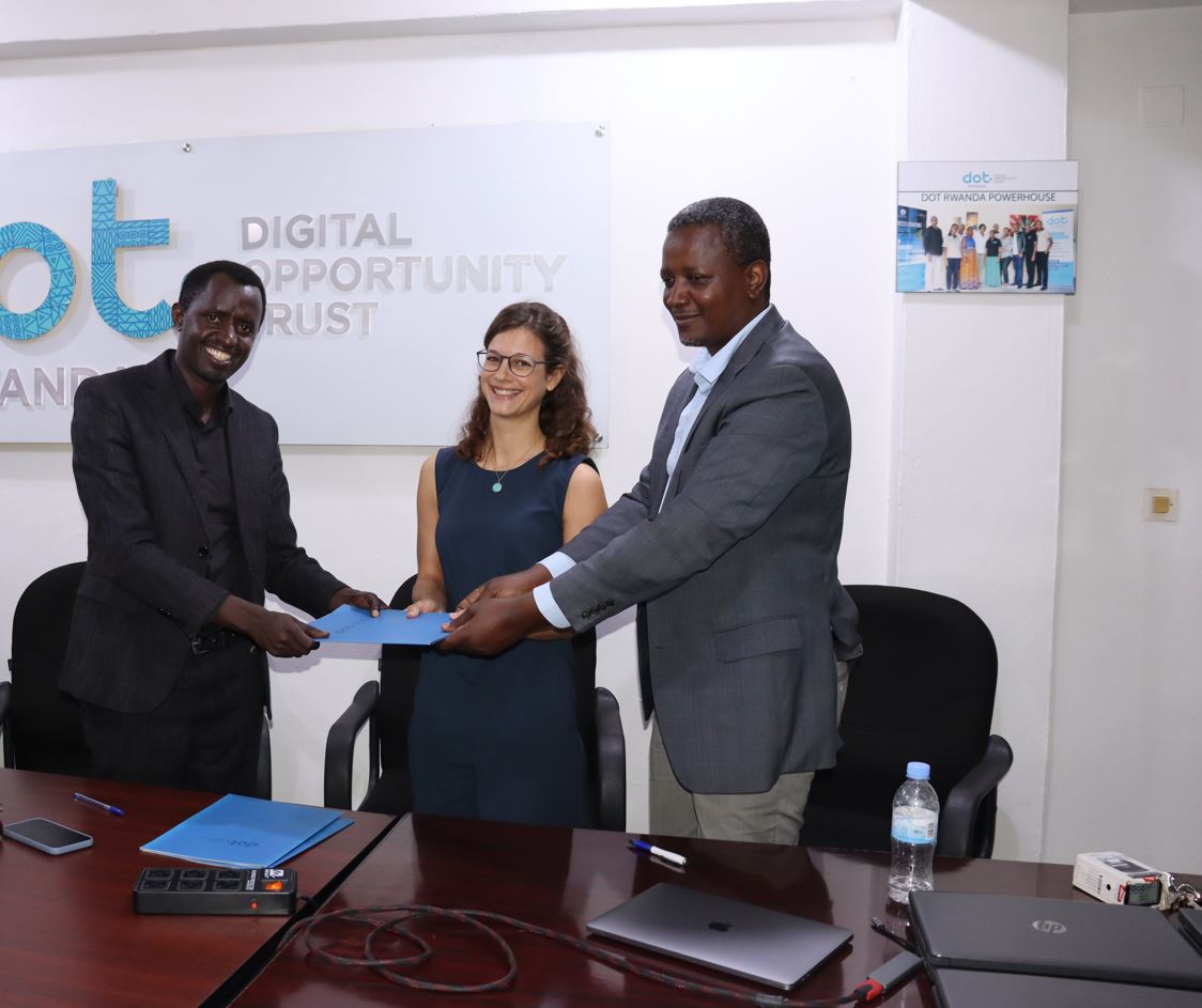 pfrwanda's tweet photo. Thanks to @DOTRwanda &amp; @giz_rwanda, @Pfrwanda received a donation of 24 laptops. These will empower #Digital_Career_Counselors helping refugees in Mugombwa, Mahama, and Kigeme camps to access jobs, scholarships, and vital civil documents. #SupportingRefugees #DigitalEmpowerment https://t.co/pbhZGtvzuw