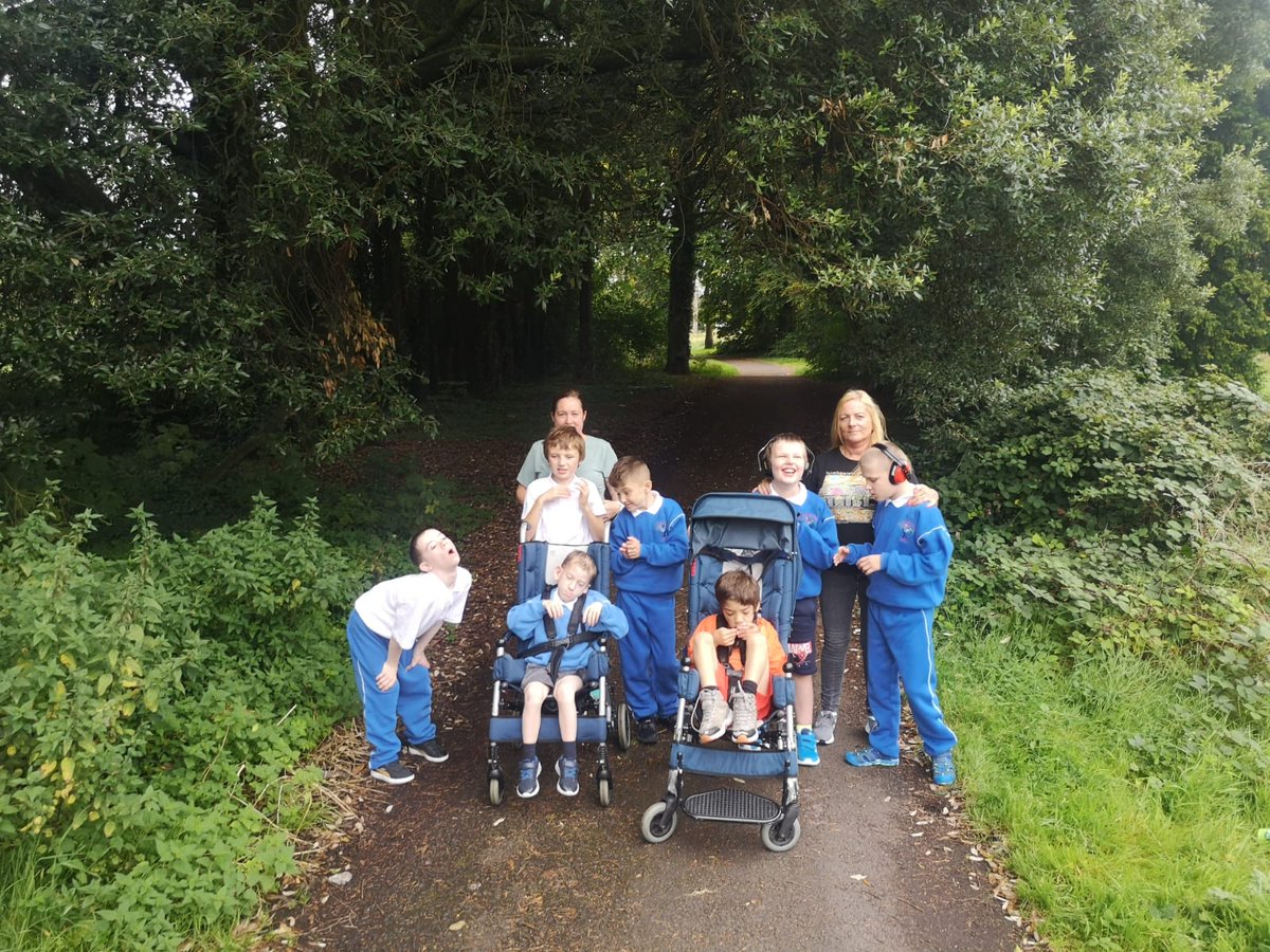 stclares_ss's tweet photo. Viola class out for walks in the beautiful Autumn sunshine last week! π#comebacksunshine https://t.co/xB3aKc5DmB