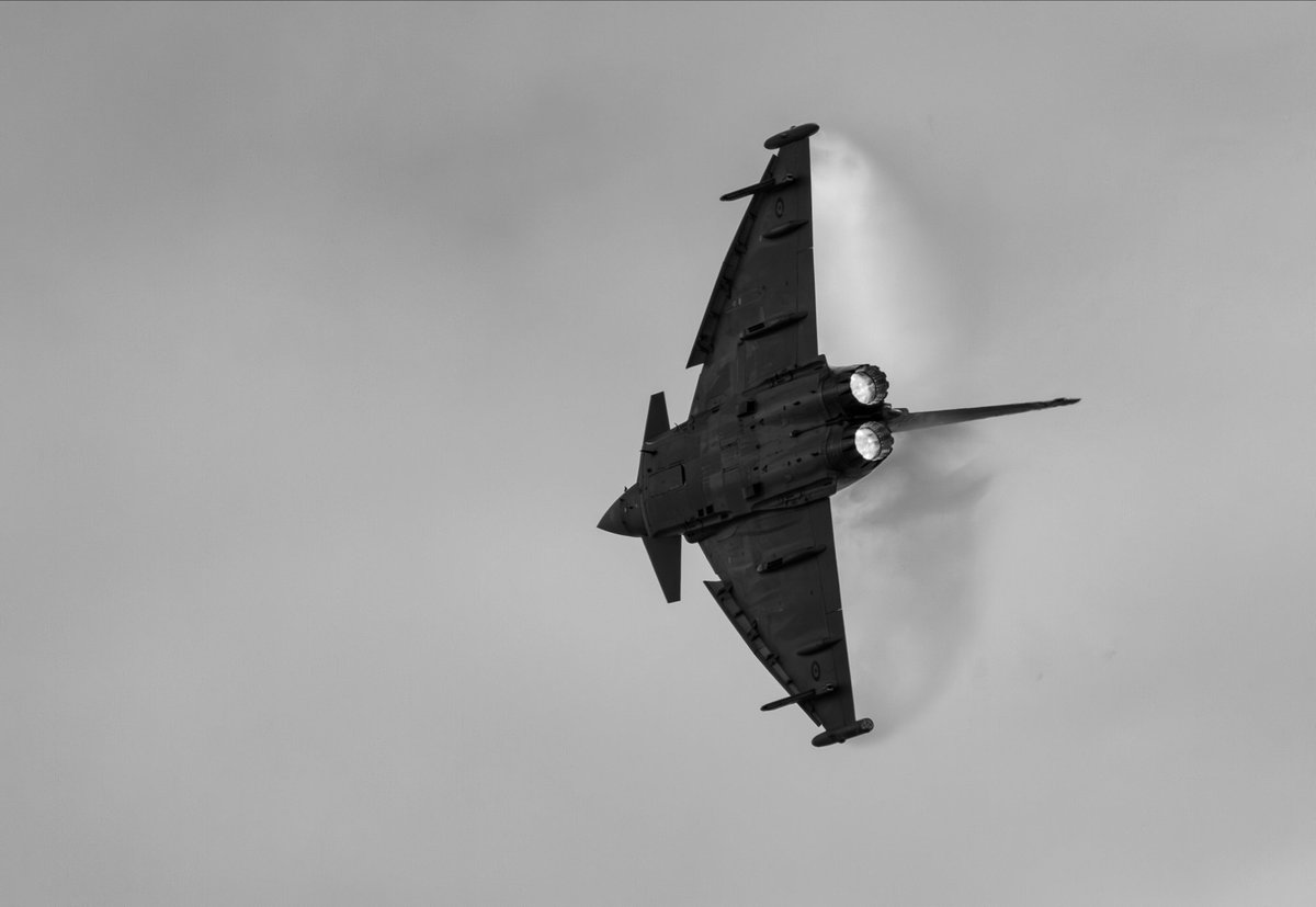 Eurofighter Thphoon (C.16) <a href="/EjercitoAire/">Ejército del Aire y del Espacio</a> 
<a href="/TorreMarAirshow/">TorredelMarAirshow</a> 
#torredelmarairshow #Eurofighter #bnwphotography #bnw #bnwphoto #Monochrome