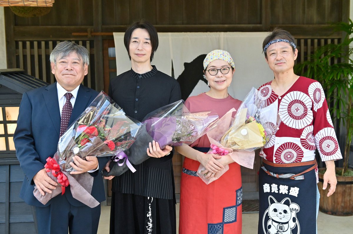 ＼💐クランクアップ💐／

永野署長役 #おかやまはじめ さん👮‍♂️
杉森登役 #浜田信也 さん🟣
賀来好恵役 #氏家恵 さん🍶

仲良く揃って📸

それぞれどんな結末を迎えるのか…

お疲れ様でした‼︎👏

#ハヤブサ消防団🚒
#最終回まであと3日‼️