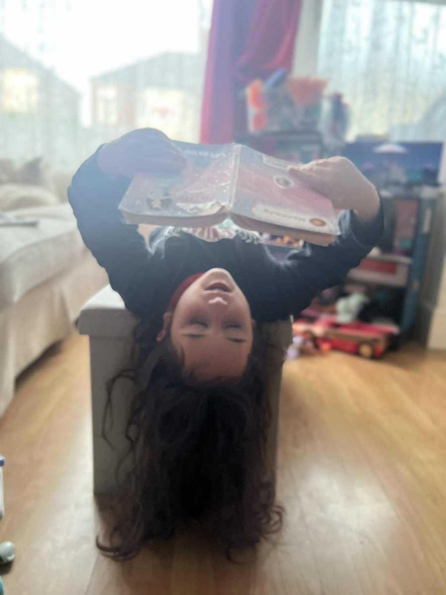 lauradr73125367's tweet photo. @priory_primary  Eliza did her upside down reading challenge this morning 😄 https://t.co/47f3bt3x8H