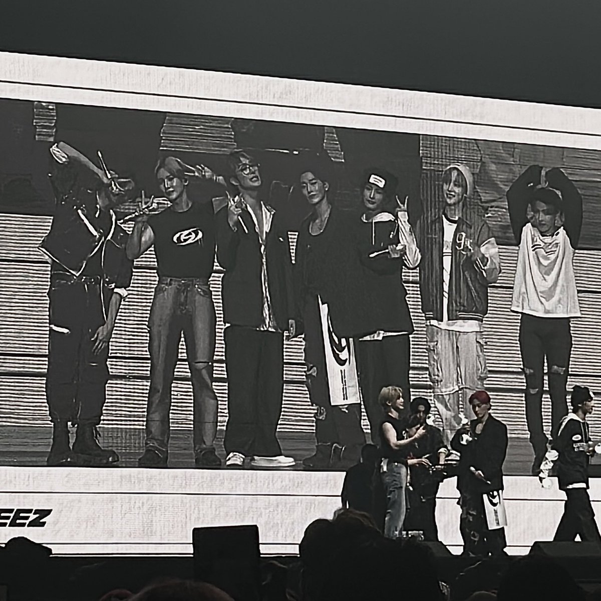 ftotheear's tweet image. thank you bring me back to life ,
8 makes 1 team 🖤