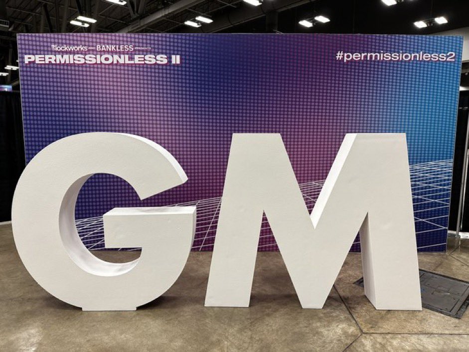GM intern has landed at @Permissionless 🤠

Find me for some <a href="/OctavFi/">Octav</a> swag 🧢