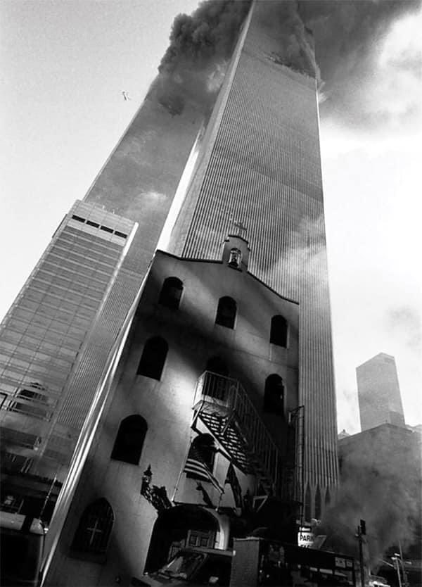 StNicholasWTC's tweet photo. We remember and honor the heroic sacrifice of the first responders and all those who lost their lives on that tragic day. We pray for their souls and we pray for strength and comfort to those that lost loved ones. https://t.co/wxBobSA05V