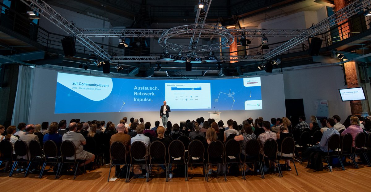 Austausch, Netzwerk, Impulse: Unter diesem Motto stand das diesjährige zdi-Community-Event. Ein Video mit Impressionen sowie einen Rückblick als Blogbeitrag gibt's hier zu sehen: zdi-portal.de/blog/zdi-commu…
#zdiNRW #community #netzwerk #austausch