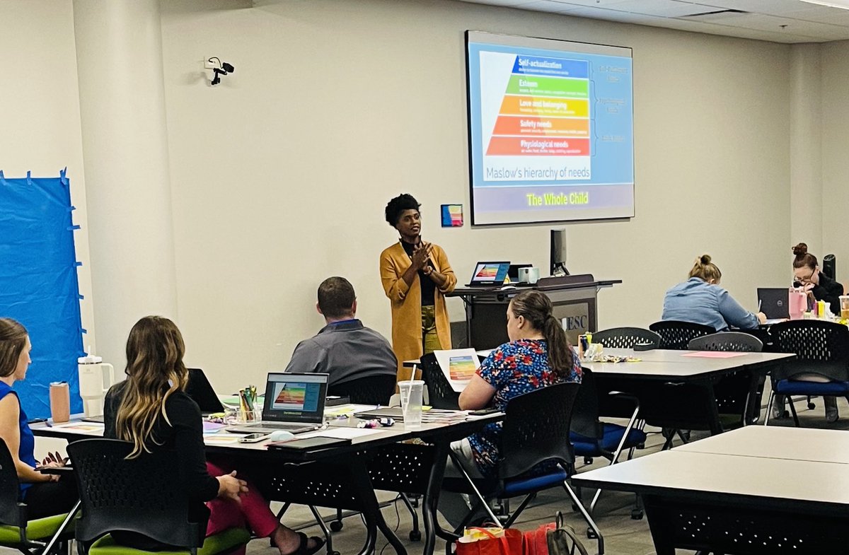 KinartailTanika's tweet photo. A great time was had at the New Assistant Principal Cadre Kick-Off! A network was built, experience was leveraged, and methods for student support were investigated! 🙌🏾 Our year together is going to be time well spent! ⁦@KeepINLearning⁩ ⁦@CIESCtweets⁩ https://t.co/ZGVHoES99J