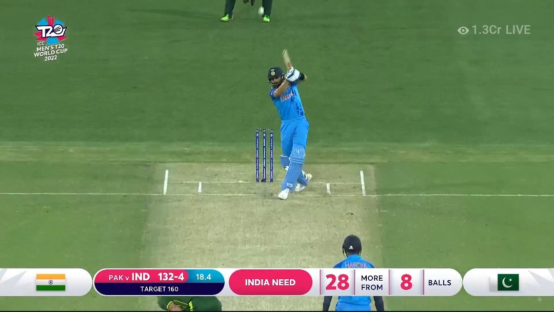 335Yash's tweet photo. Nothing will change except format that's the pure class and signature shots of our King Kohli unbelievable and unreal👏💯🔥
"UNMATCHABLE"
#ViratKohli #INDvPAK #KingKohli #ModernMaster https://t.co/MrMOPr72nT