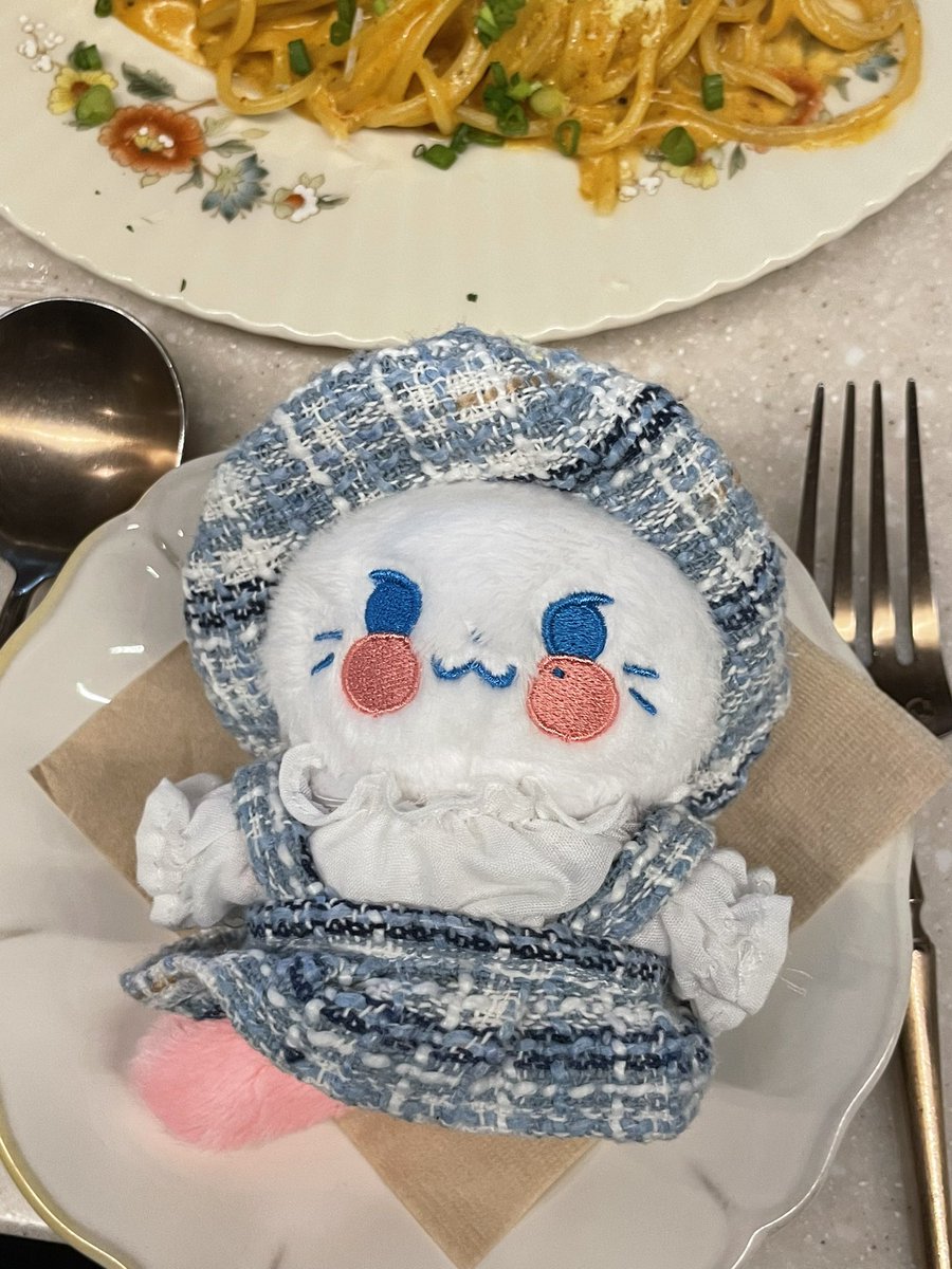 muni23_23's tweet photo. 슈슈님께서 보내주신 예절샷🧸📷💗
뀨뭉이 냥비니 한찌니 예쁜 근황 감사해요❤️❤️❤️

@ jin_sy22_1 https://t.co/ifJQ7kCyBe