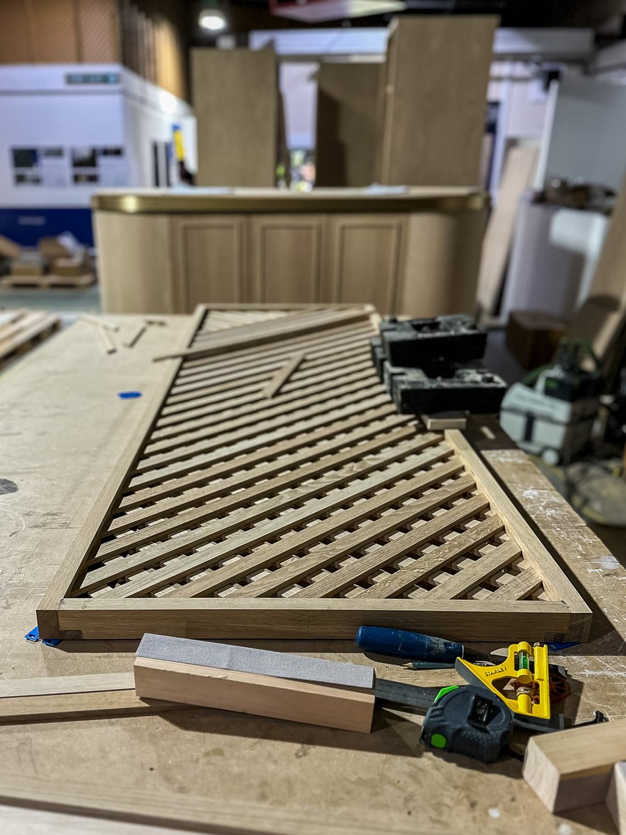 Our Manufacturing Facility is currently producing various interesting pieces that we are excited to share for this week’s #ManufacturingMonday. Visit our website to find out more about these items: tjl.com/2023/09/manufa…

#TJL155 #ManufacturedJoinery #BespokeManufacturing