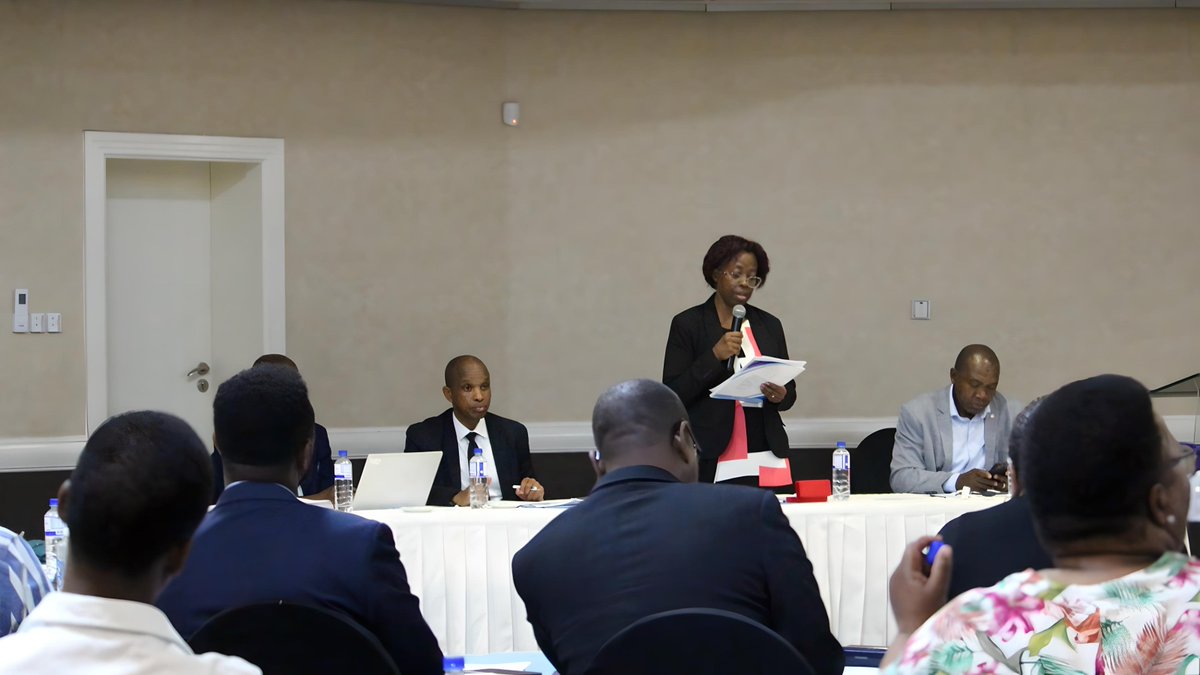 WHOBotswana's tweet photo. Botswana🇧🇼 is embarking on a #TB &amp; #HIV Programmes Review.

The programmes review will:
✅Evaluate performance &amp; progress.
✅Identify strengths &amp; weaknesses of interventions.
✅Provide recommendations for the improvement of TB &amp; HIV control &amp; prevention.

#HealthForAll #EndAIDS https://t.co/B7YjxXEKW2