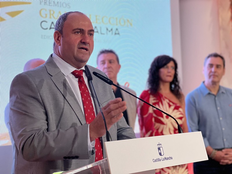 standjccmAB's tweet photo. El @gobjccm  avanza que los Premios Gran Selección ‘Campo y Alma’ 2024 incluirán como novedad premios para las nuevas figuras de calidad de las Nueces de Nerpio y la Cebolla de La Mancha. Reconocimientos #FeriadeAlbacete2023

https://t.co/avgjSWcmFh https://t.co/hGhc9pMyGk