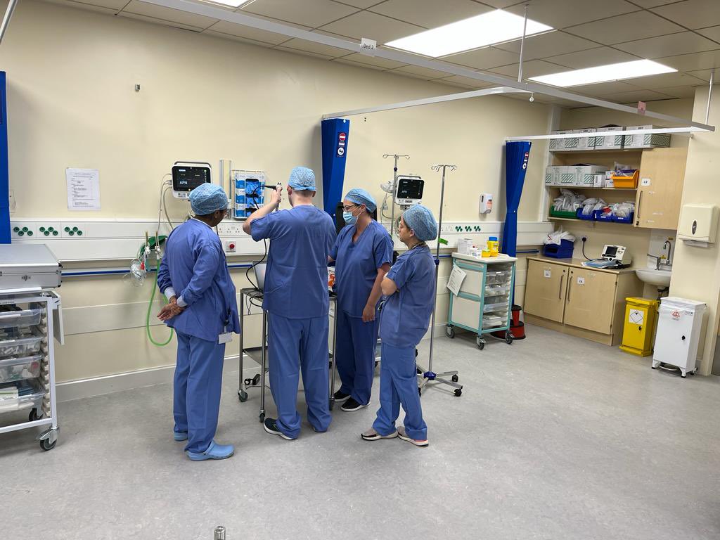 eiliscronin's tweet photo. Great enthusiasm at our Airway Workshop in @OperatingDepCHB https://t.co/0yt25jp1ac