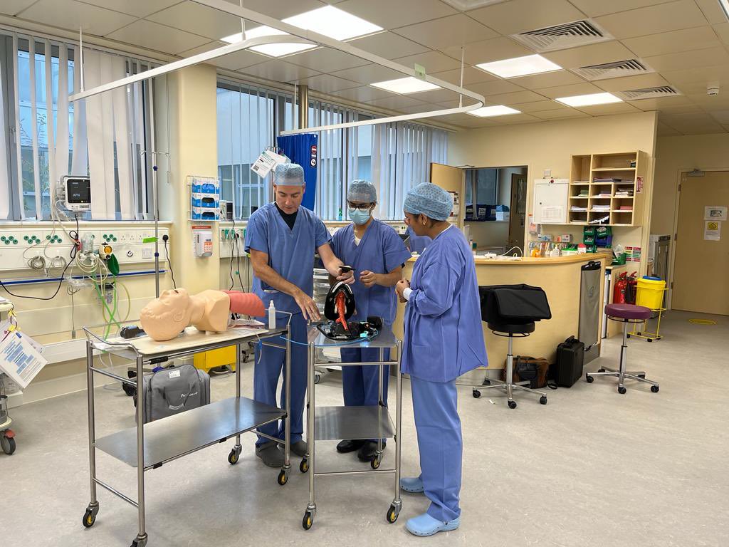 eiliscronin's tweet photo. Great enthusiasm at our Airway Workshop in @OperatingDepCHB https://t.co/0yt25jp1ac