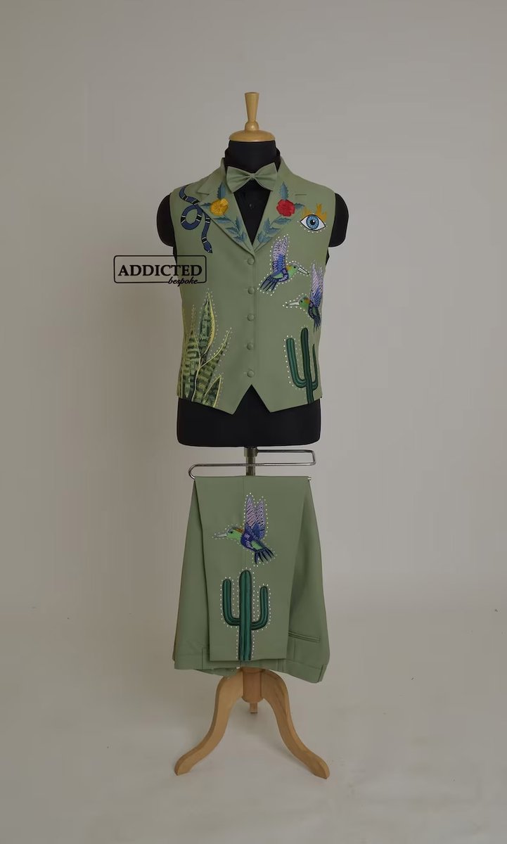BespokeAddicted's tweet image. Men's Green Custom 2 Piece Wedding Attire
etsy.com/listing/153102…
#bespoke #western #menswear #menstyle #mensoutfit #weddingattire