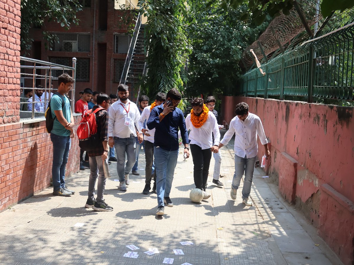 RishabhDUSU's tweet photo. DUSU 2023 चुनाव के प्री कैंपेन अनुरूप राम लाल आनंद कॉलेज में एबीवीपी के पक्ष में प्रचार किया!
आप सभी के समर्थन लिए बहुत बहुत आभार!
@DUSUofficial
@UnivofDelhi
@ABVPVoice
@ABVPDelhi
#SupportABVP #SupportRishabhChoudhary
#JoinABVP #JoinRishabhChoudhary https://t.co/a0qdOASk1y