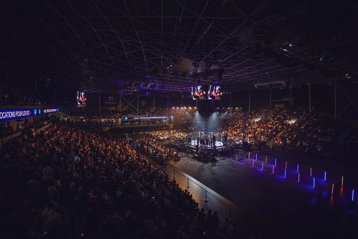 📋 𝐒𝐨𝐢𝐫𝐞́𝐞 𝐌𝐌𝐀 à la H Arena :

🥅 Une cage inédite à Nantes
🗣️ 4 750 spectateurs
💥13 combats
⚡️ Un show exceptionnel
🌡️ Une chaleur incandescente

➡️ Une soirée 𝐦𝐞́𝐦𝐨𝐫𝐚𝐛𝐥𝐞 !