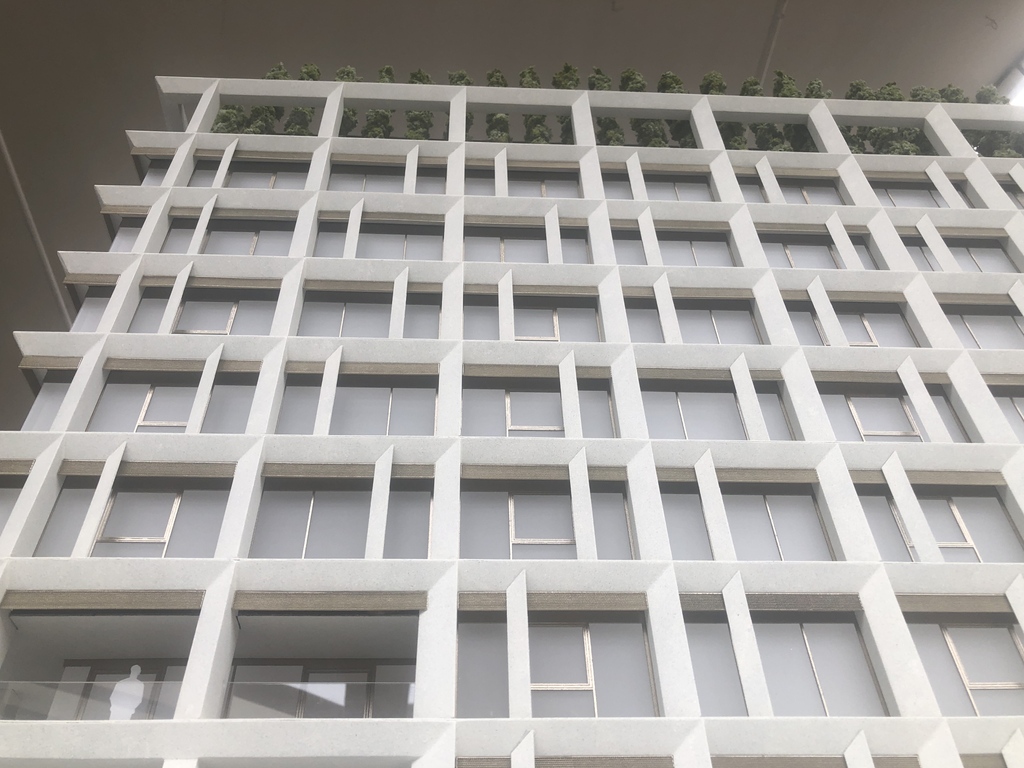 ONEOFFLAB's tweet photo. RONCAGLIA 12, Milano⁠ an impressive ONEOFF 1:50 architectural model characterised by essential and geometric style which finds its highest expression in the modern facades in natural stone and in the double-height lobby highlighted in the model. https://t.co/dADe8PTk8u