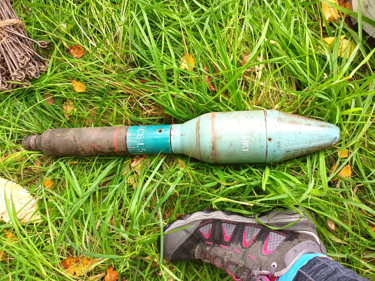 pickleitious's tweet photo. @UKBombDisposal do I need to panic. Foot for scale (size 5) https://t.co/UawKEostjx