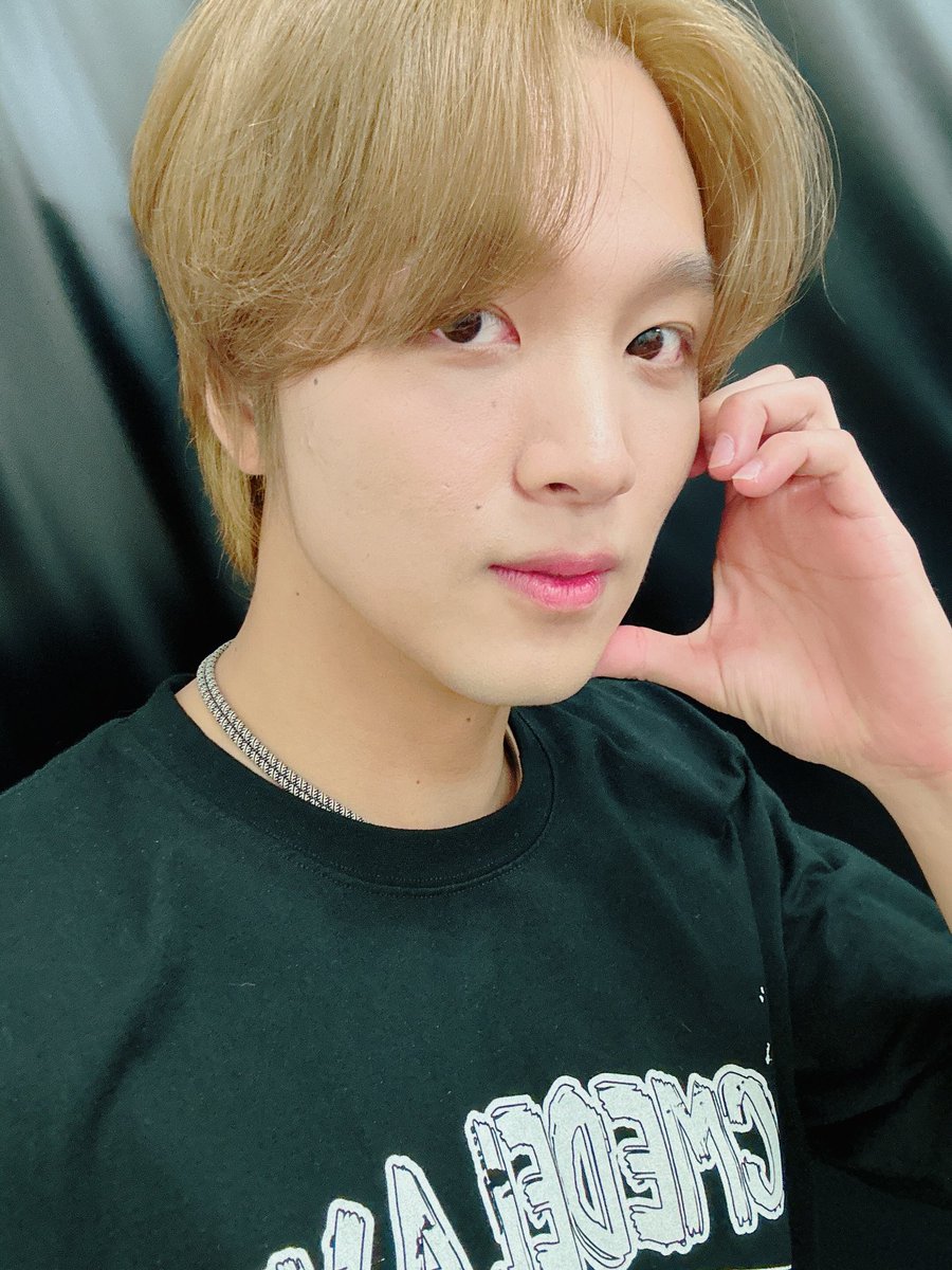 hcheartbbl's tweet photo. 2309011 💌

"today's haechan"
"came here and ate tons of delicious food. the concert was really fun too."
"it feels like i came here for a vacation" https://t.co/qNFumnrjkm