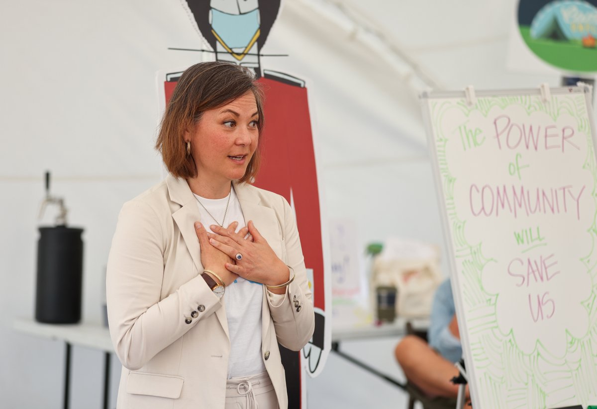 CommsUnplugged's tweet photo. #CU23. 
🫶🏽amazing people made lasting connections
🧠so much learning from top speakers
🩷 key themes were diversity, inclusion, intersectionality, community &amp; co-creation
🌳time for personal reflection and wellbeing downtime
🤩Connection, joy, friendship and fun.
#CUnextyear https://t.co/NSz0L7Ajqn