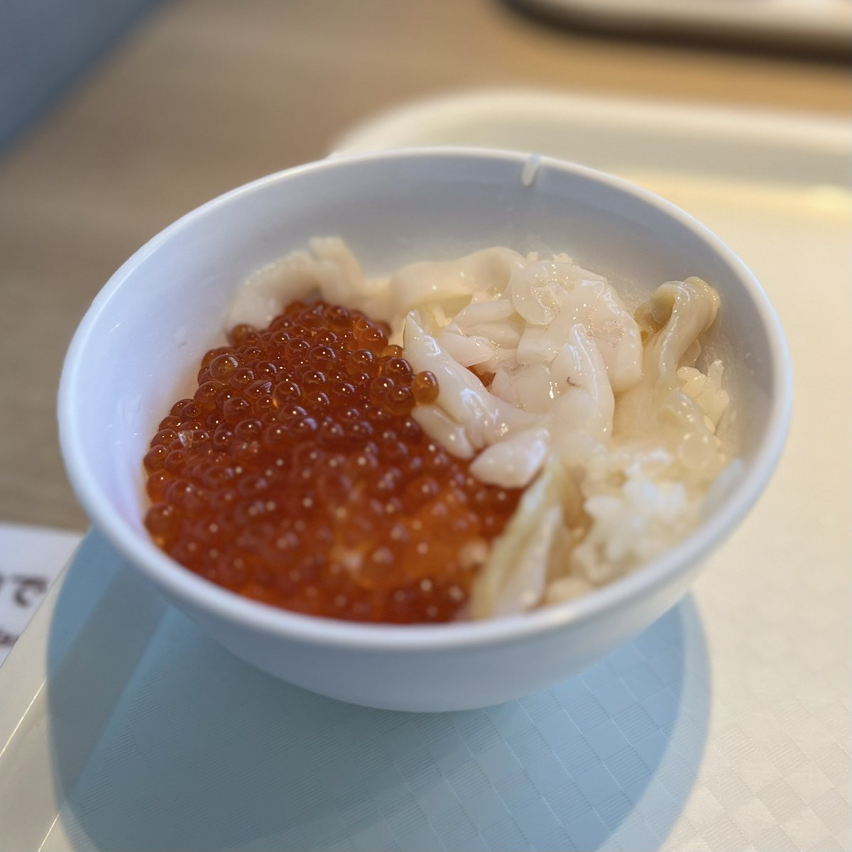 旭川のホテルの朝食で勝手丼🔥
痛風予備軍なのに🥹
2杯食べちゃった